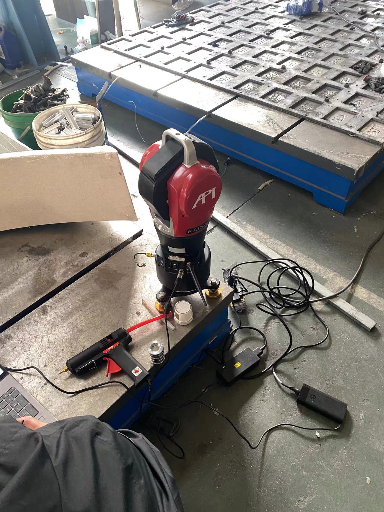 工业机器人绝对定位精度标定-机器人激光跟踪仪标定技术